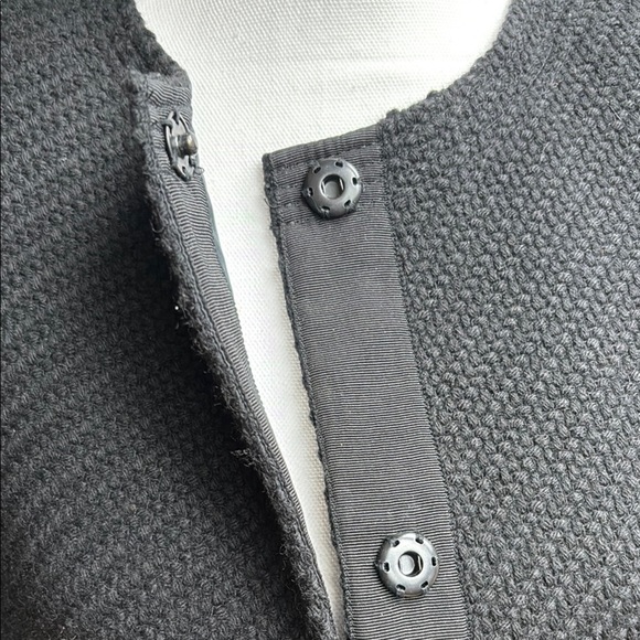 Vince Versatile Black Women's Jacket. Size 8 - Picture 2 of 8